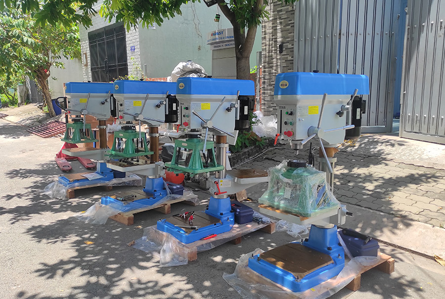 WDDM Z4132G có thể lắp đầu khoan ta rô nhiều mũi cùng lúc